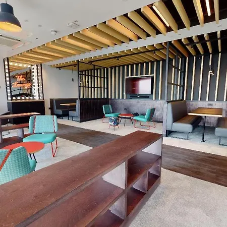 Апартаменти Iq Altus House Лідс