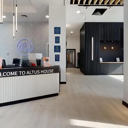 Iq Altus House