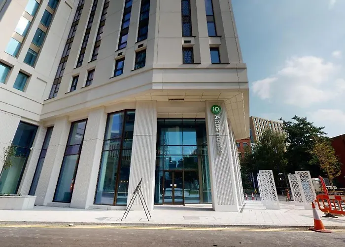 Iq Altus House Лидс