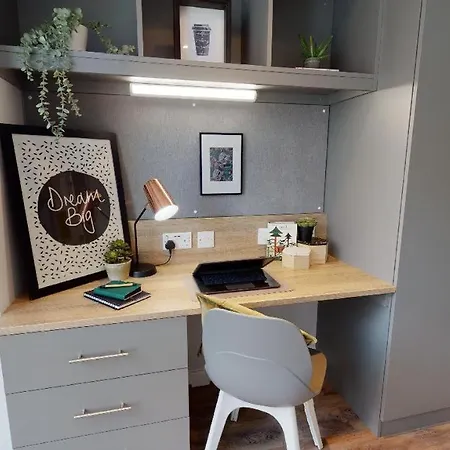 Iq Altus House Appartement *